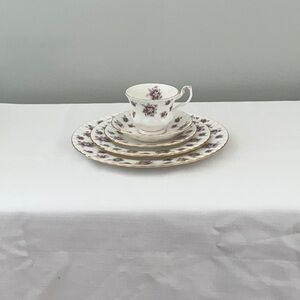 Royal Albert Sweet Violet 5 piece place setting. 6 settings available